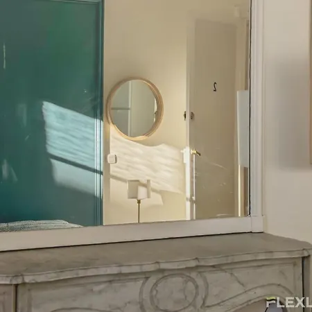Flexliving - Whole Flat - Felix Faure Апартаменты Париж
